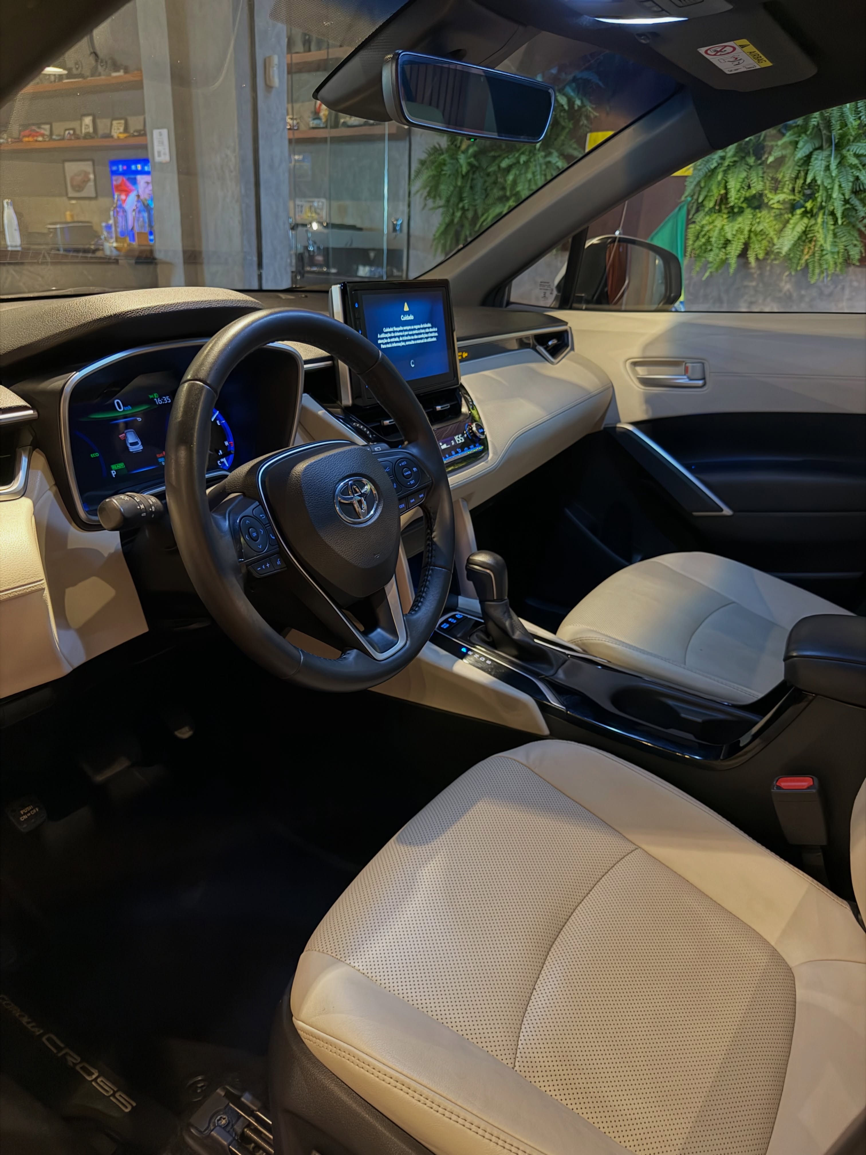 TOYOTA COROLLA CROSS XRX HYBRID - Imagem 12
