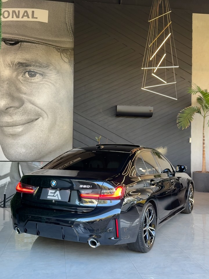 BMW 320I M SPORT - Imagem 15