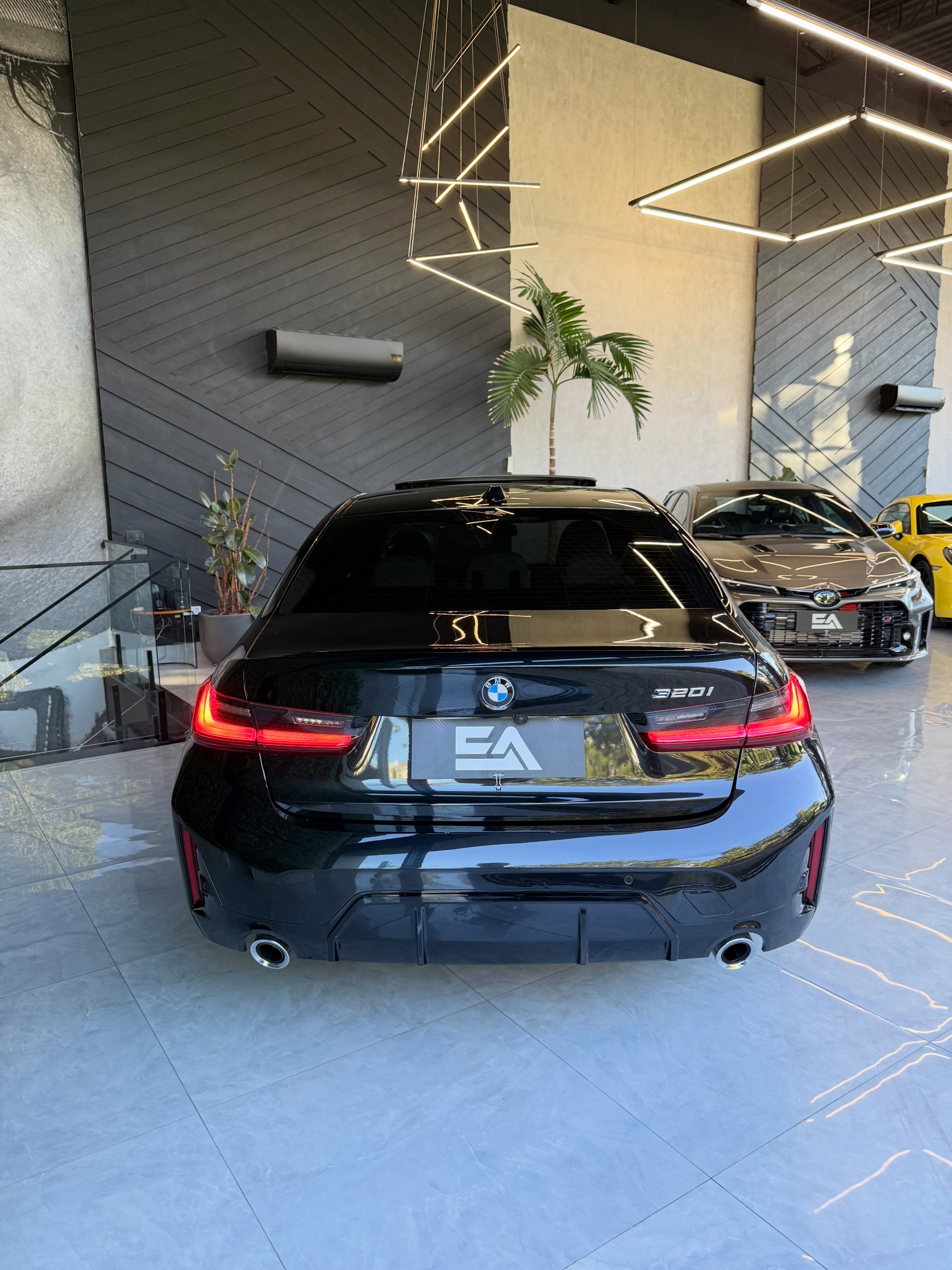 BMW 320I M SPORT - Imagem 16