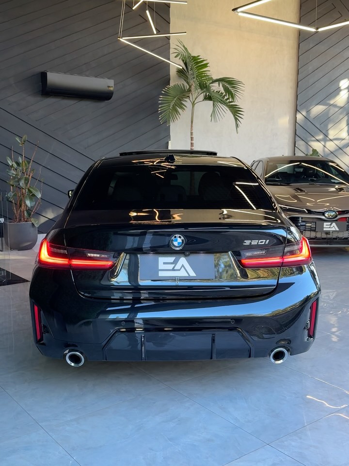 BMW 320I M SPORT - Imagem 17