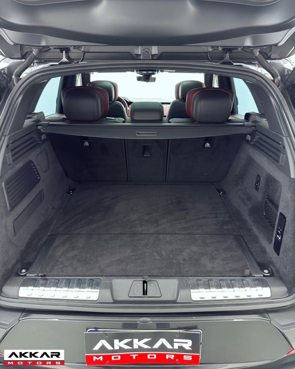 LAND ROVER RANGE ROVER SPORT DYNAMIC HSE D350 MHEV - Imagem 9