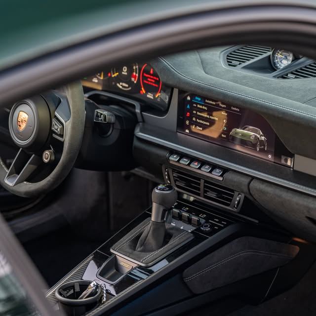 PORSCHE 911 GT3 - Imagem 4