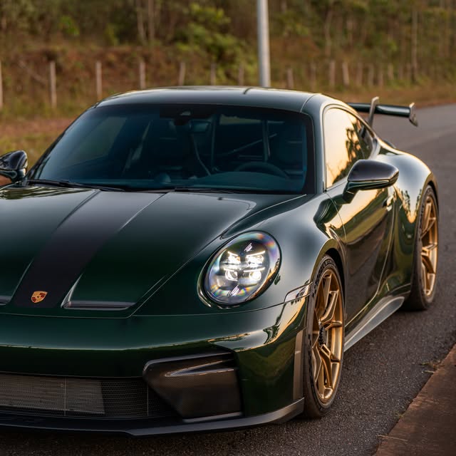 PORSCHE 911 GT3 - Imagem 6