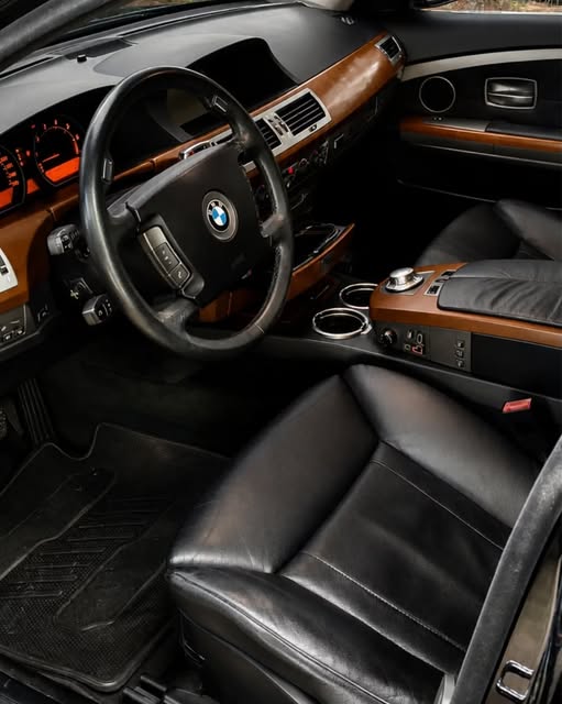 BMW 745I - Imagem 4