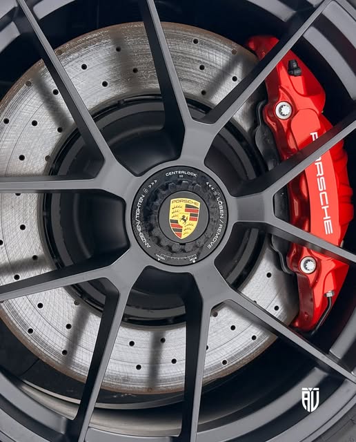 PORSCHE 911 CARRERA GTS - Imagem 7