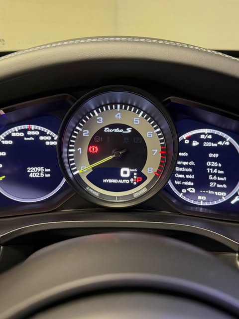 PORSCHE CAYENNE TURBO S E-HYBRID COUPÉ - Imagem 17