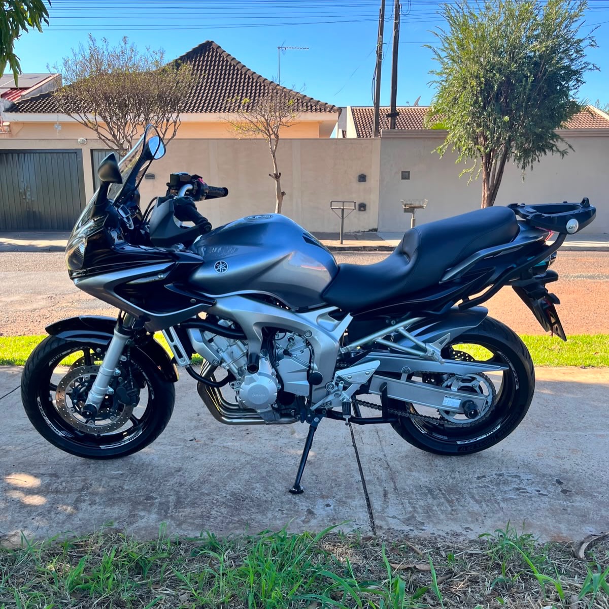 YAMAHA FAZER 600 S - Imagem 1