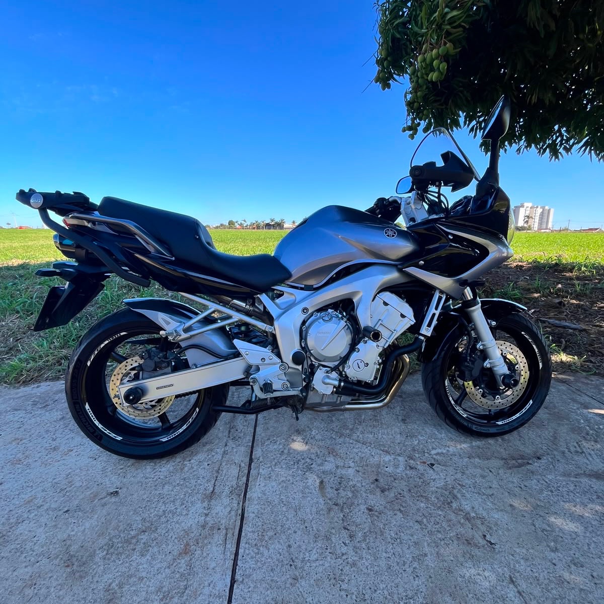 YAMAHA FAZER 600 S - Imagem 6