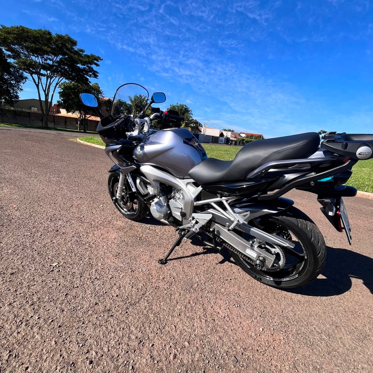 YAMAHA FAZER 600 S - Imagem 8