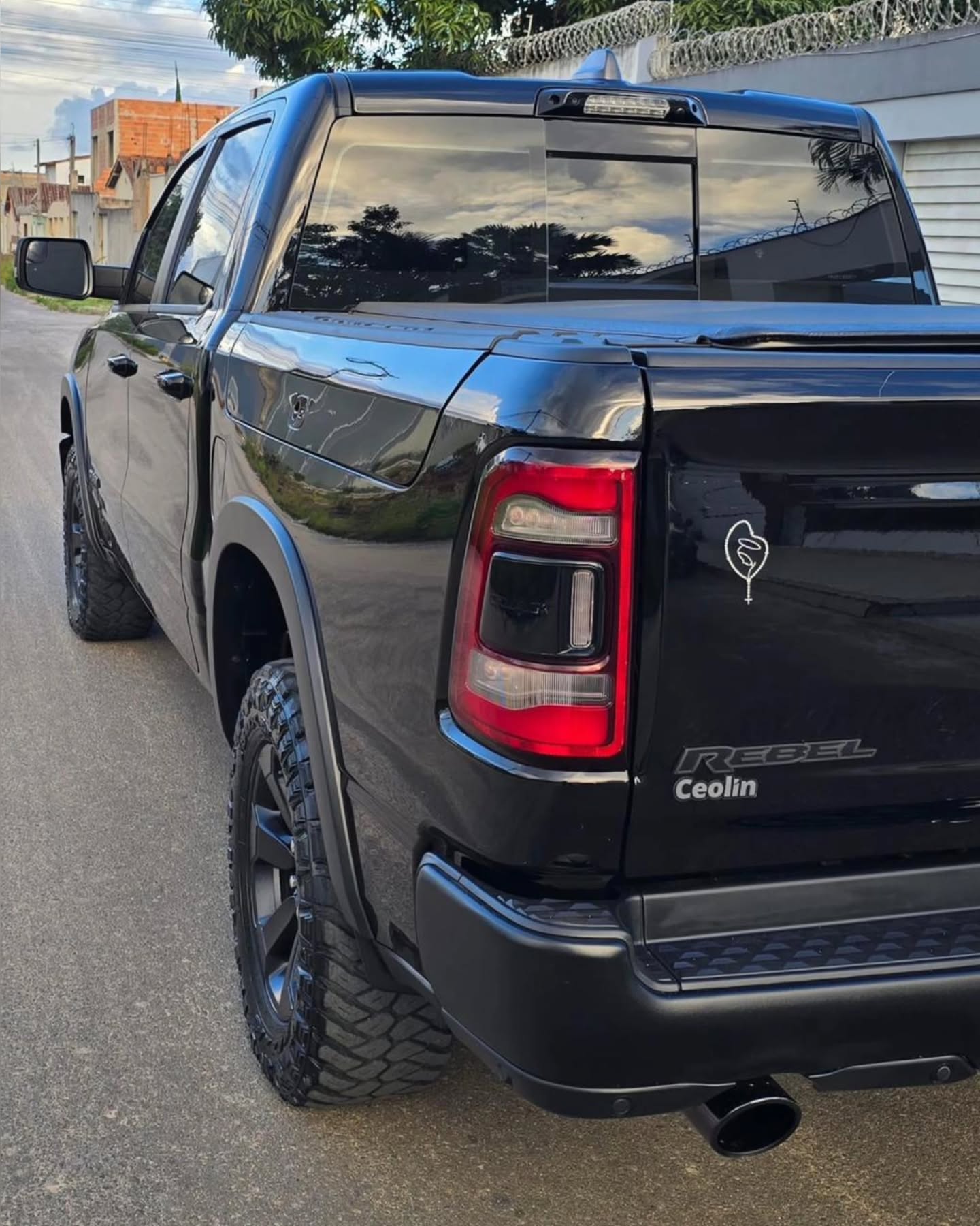 DODGE RAM REBEL - Imagem 6