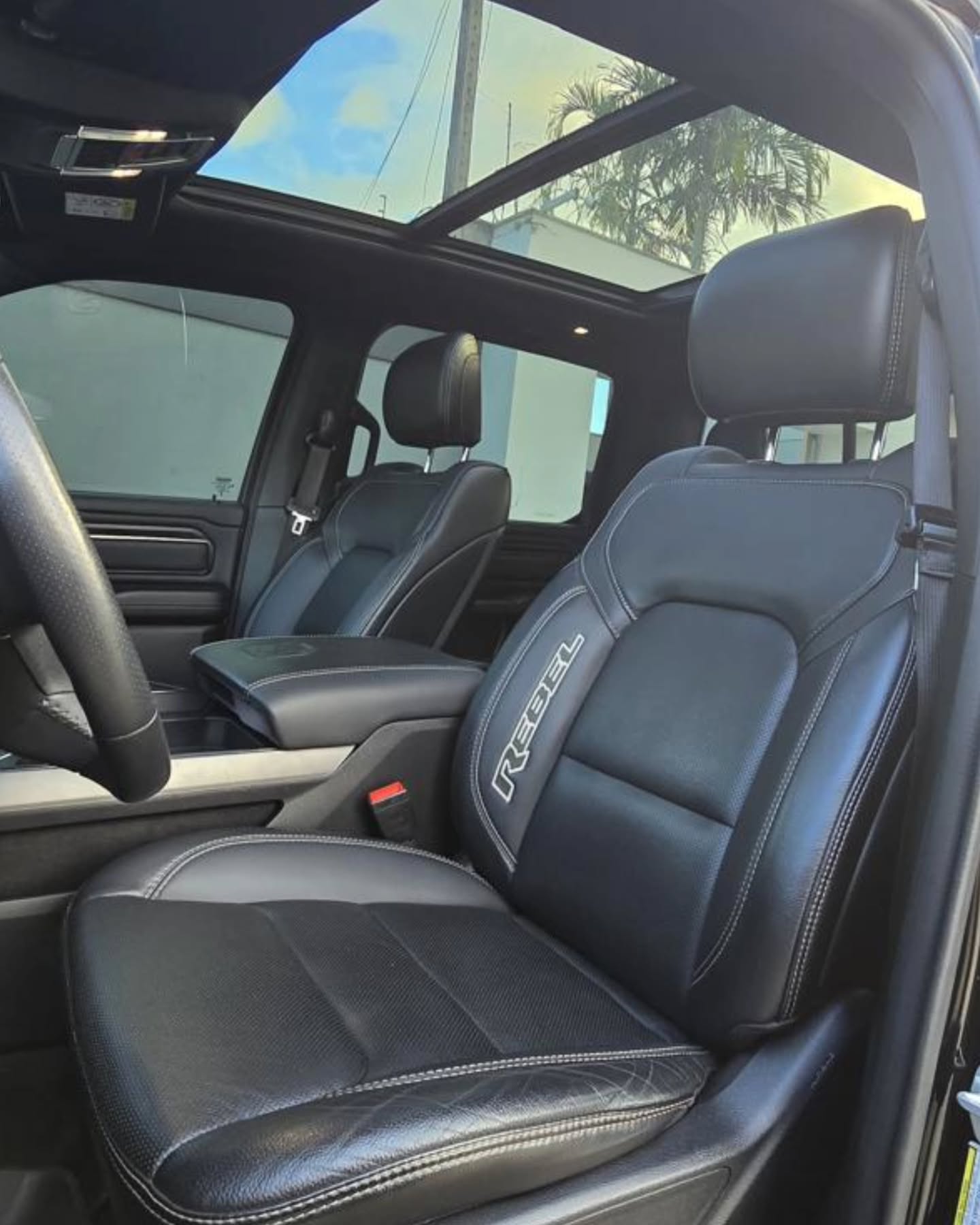 DODGE RAM REBEL - Imagem 8