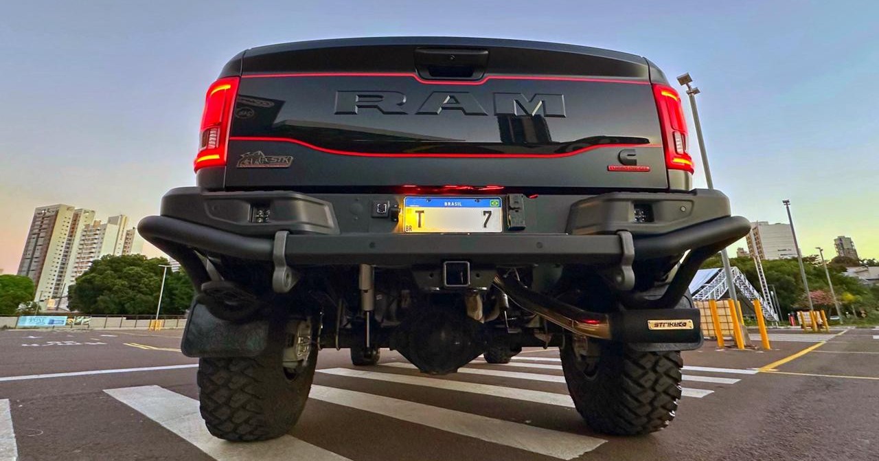 RAM 3500 NIGHT EDITION - Imagem 3