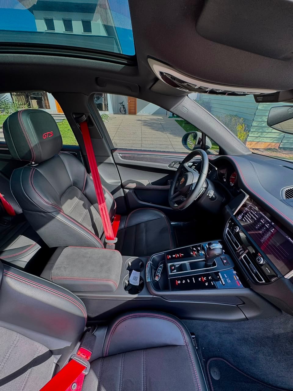 PORSCHE MACAN GTS - Imagem 2