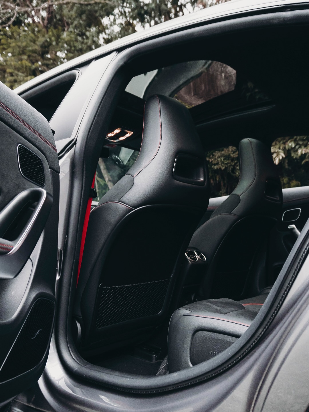 MERCEDES-BENZ CLA45S AMG - Imagem 11