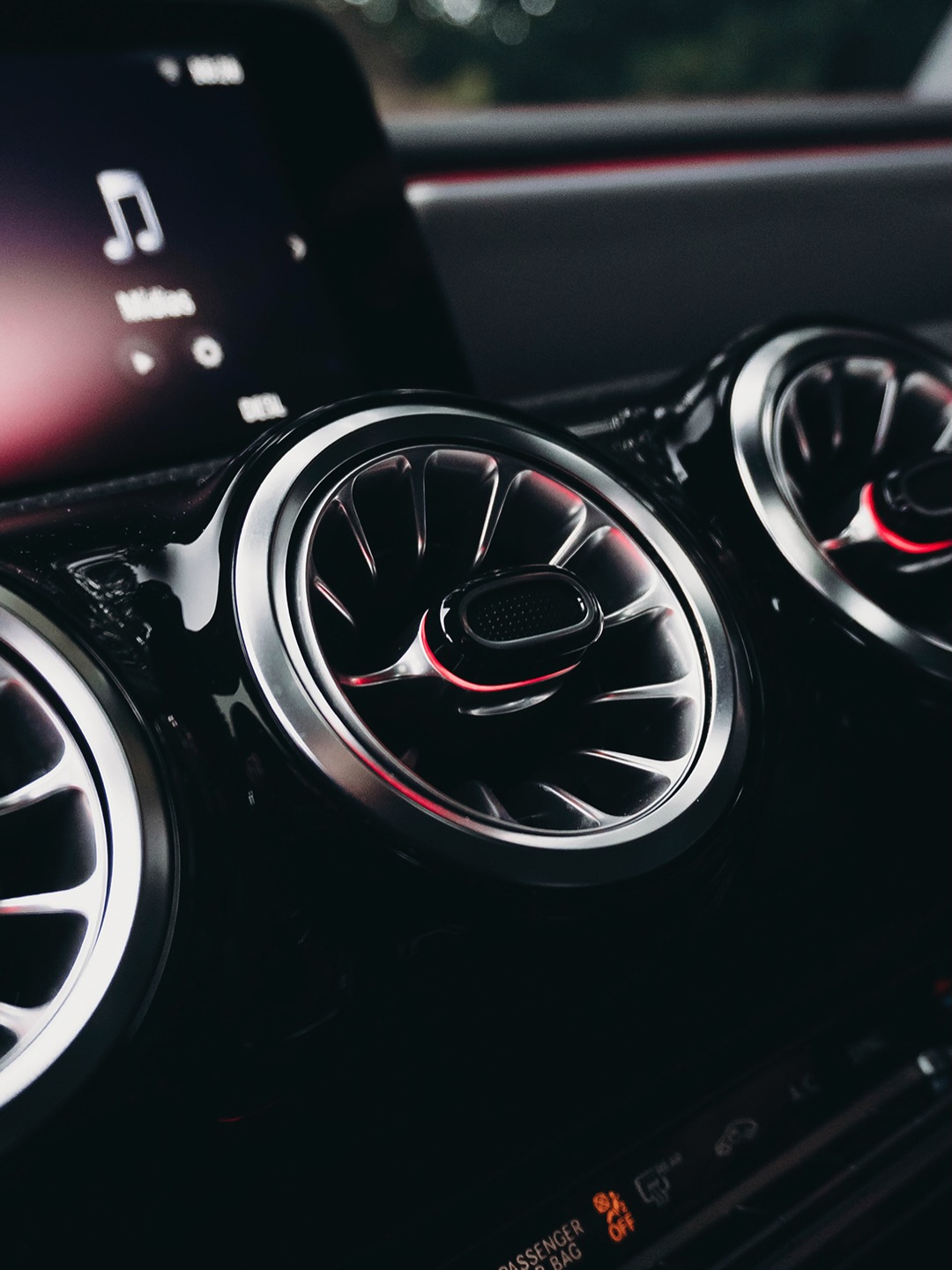 MERCEDES-BENZ CLA45S AMG - Imagem 18