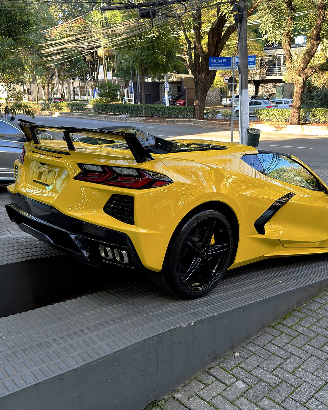 CHEVROLET CORVETTE STINGRAY - Imagem 5