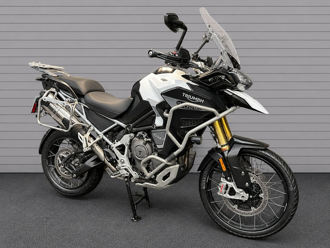 TRIUMPH TIGER 1200 RALLY EXPLORER - Imagem 1