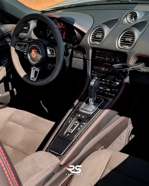 PORSCHE 718 BOXSTER GTS - Imagem 8