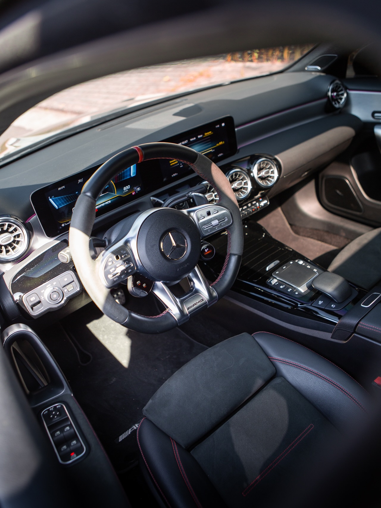 MERCEDES-BENZ A45 AMG - Imagem 11