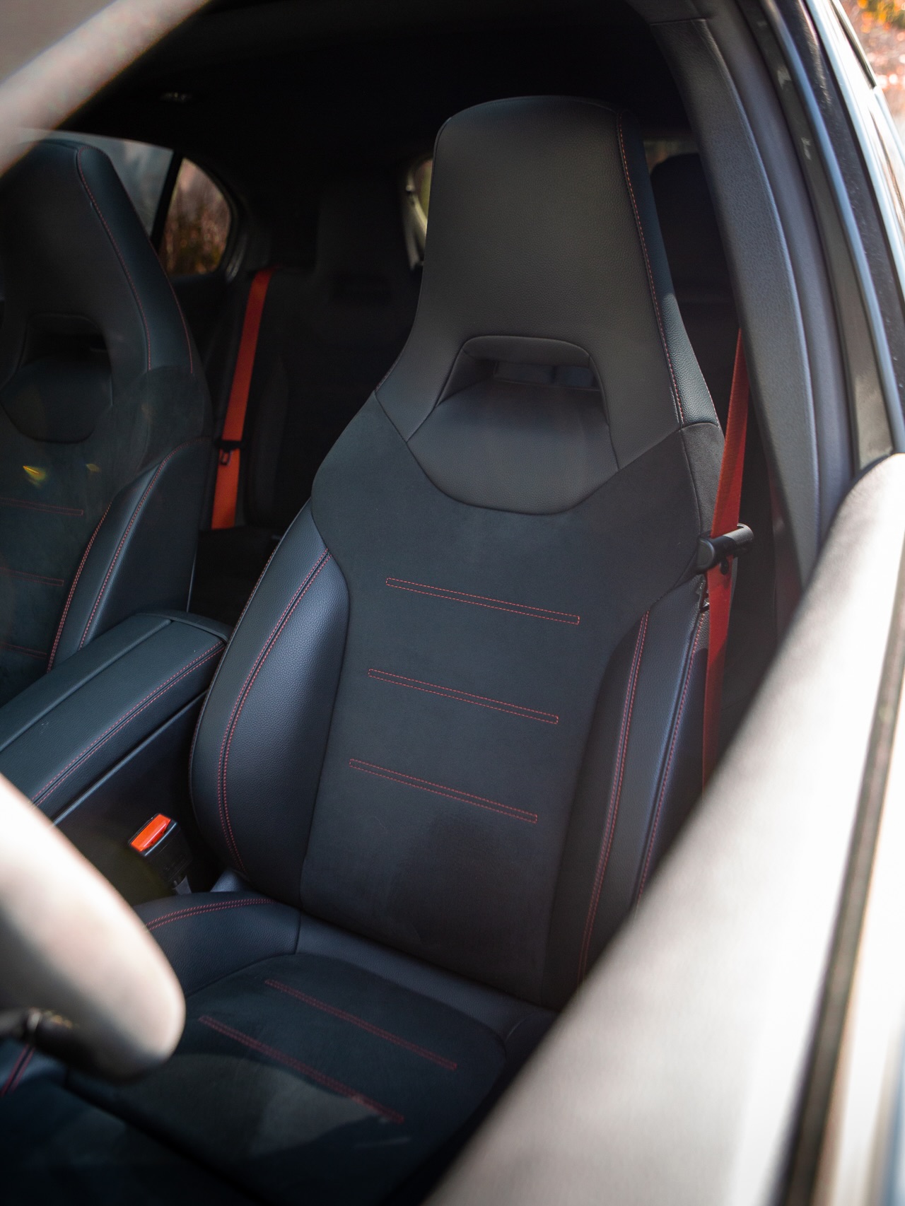 MERCEDES-BENZ A45 AMG - Imagem 12