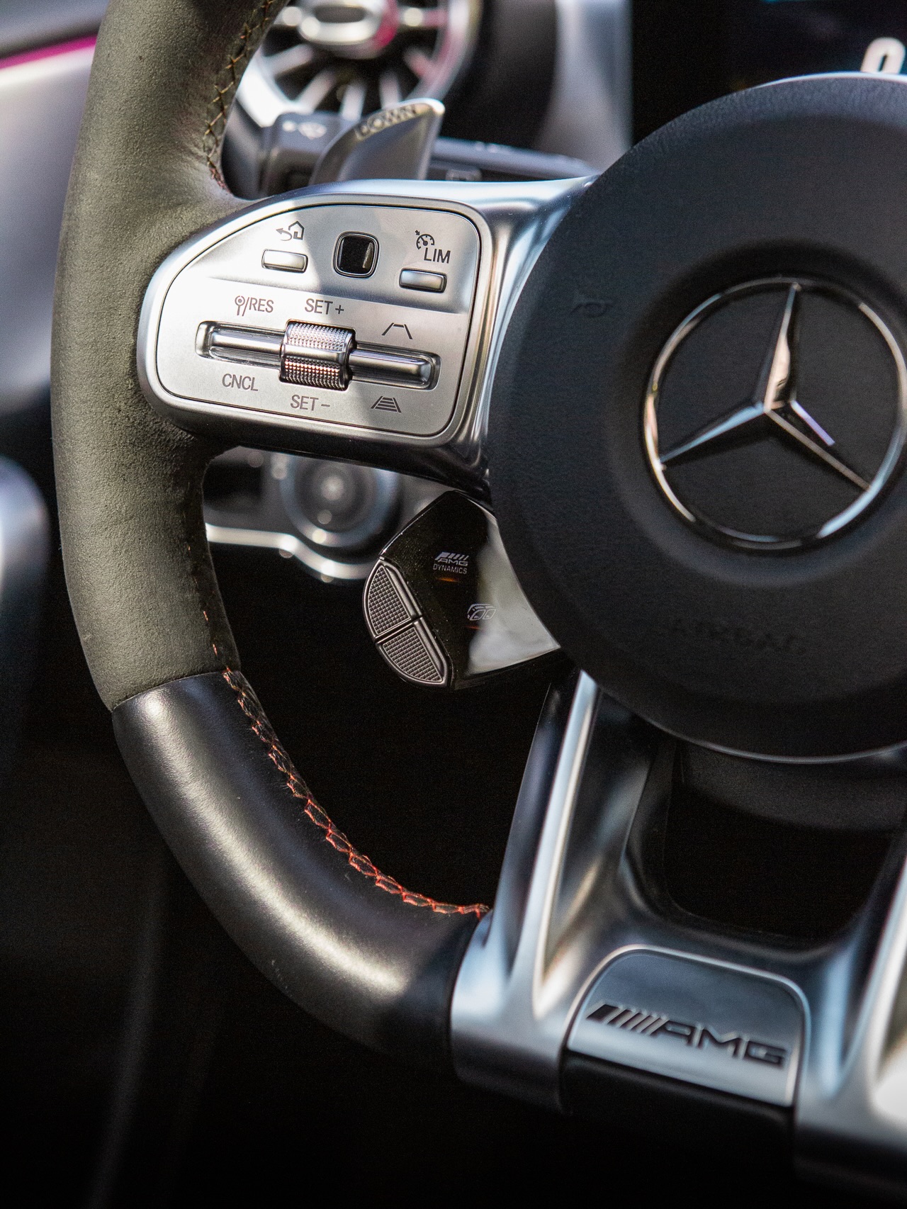 MERCEDES-BENZ A45 AMG - Imagem 18