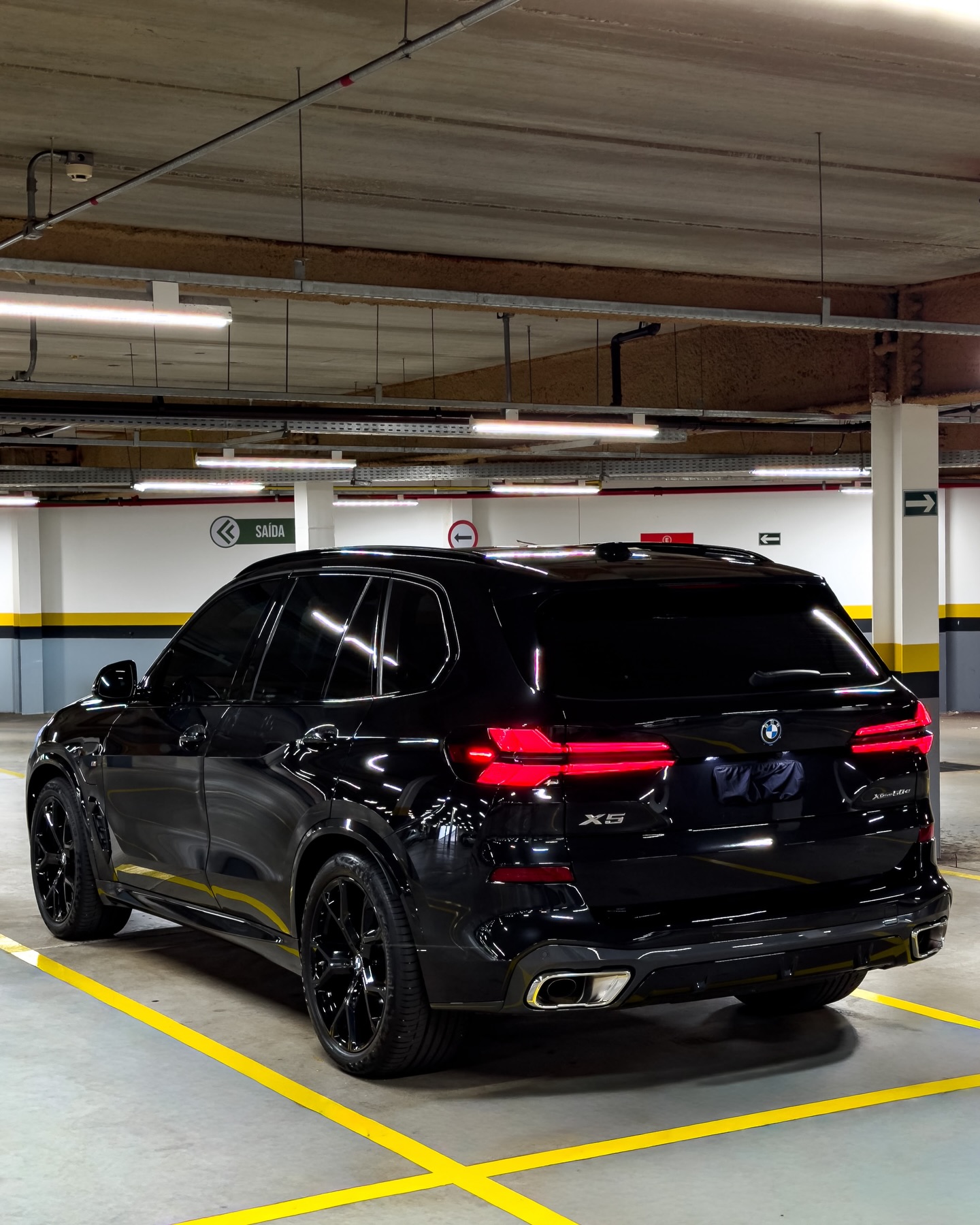 BMW X5 XDRIVE50E M SPORT - Imagem 11