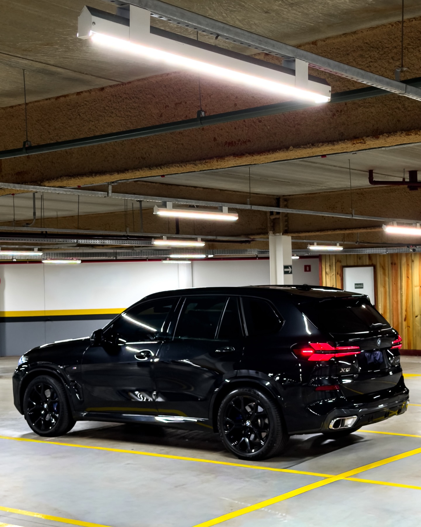 BMW X5 XDRIVE50E M SPORT - Imagem 3