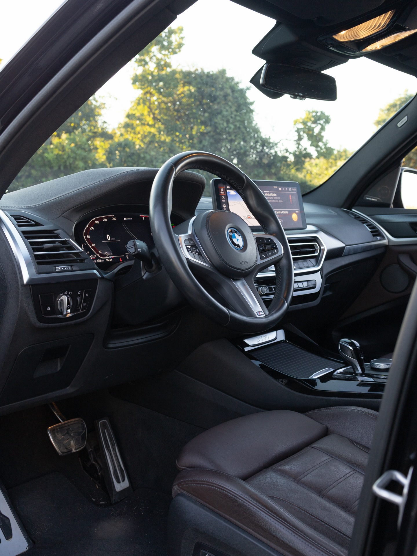 BMW X3 XDRIVE30E M SPORT - Imagem 11