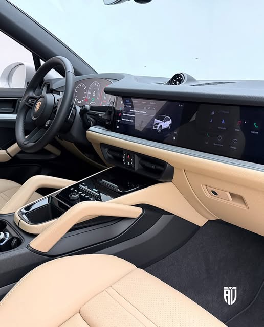 PORSCHE CAYENNE E-HYBRID COUPE - Imagem 8