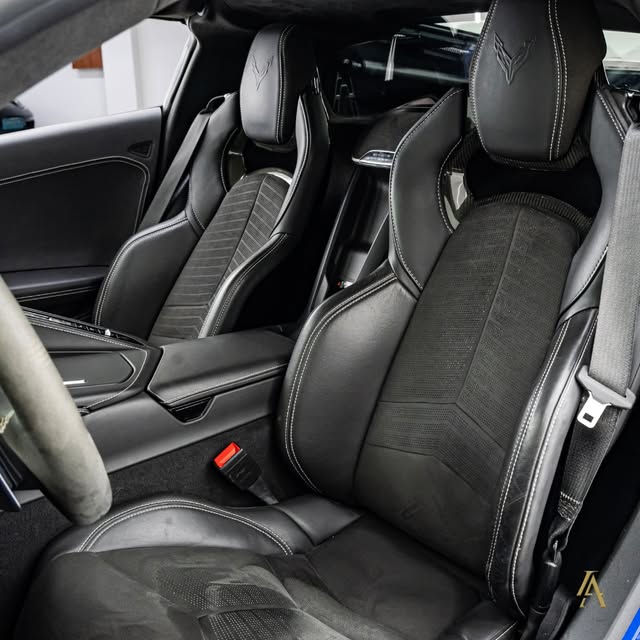 CHEVROLET CORVETTE STINGRAY LT3 TARGA - Imagem 8