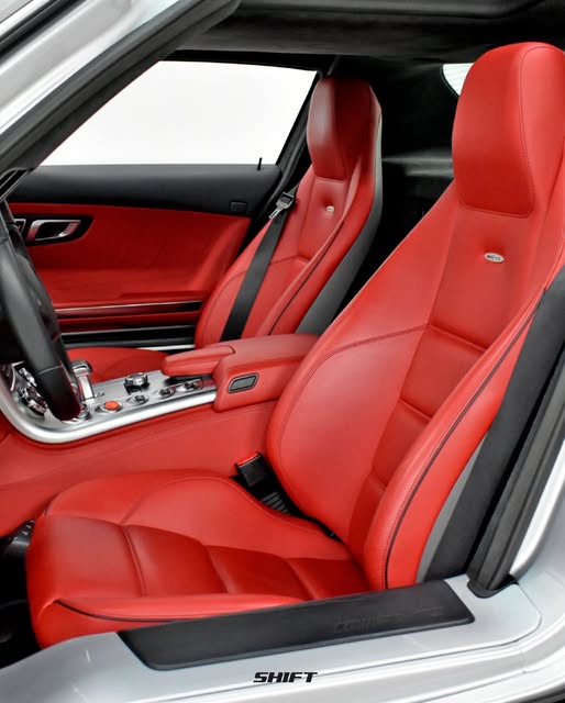 MERCEDES-BENZ SLS 63 AMG - Imagem 9