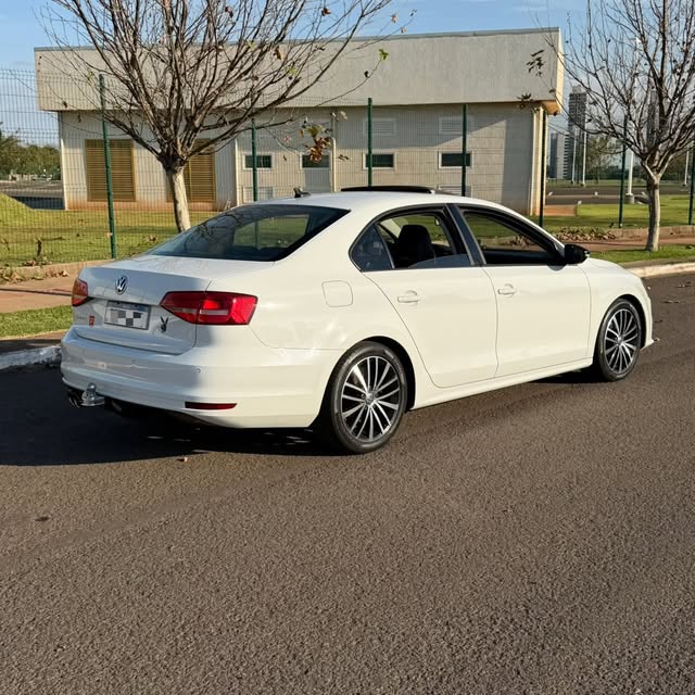 VOLKSWAGEN JETTA COMFORTLINE - Imagem 5