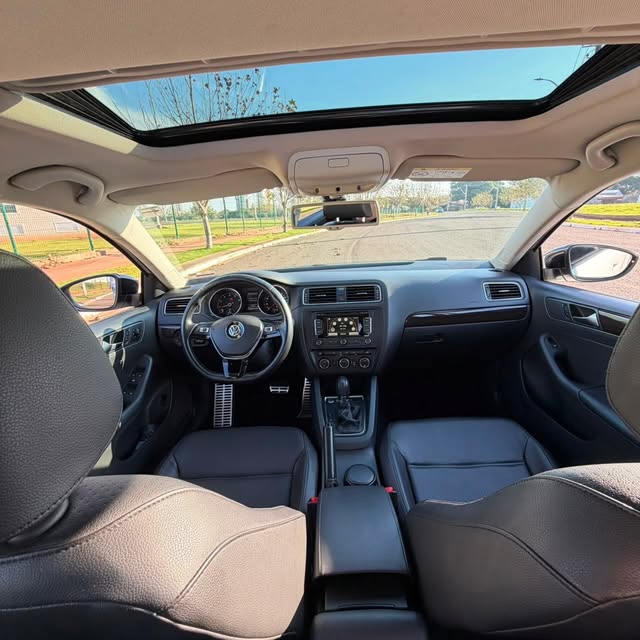 VOLKSWAGEN JETTA COMFORTLINE - Imagem 9
