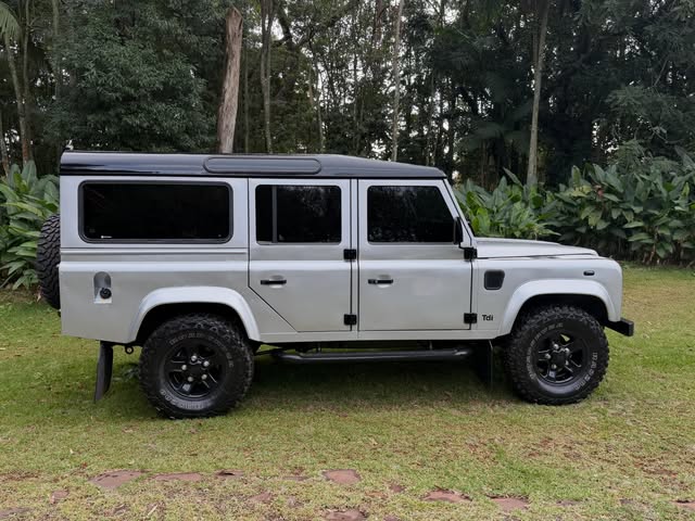 LAND ROVER DEFENDER 110 - Imagem 12
