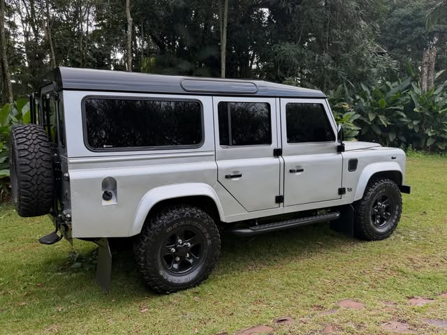 LAND ROVER DEFENDER 110 - Imagem 17