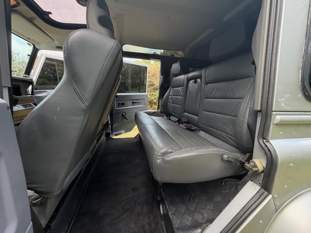 LAND ROVER DEFENDER 110 - Imagem 6