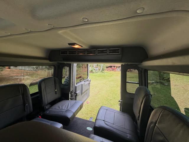 LAND ROVER DEFENDER 110 - Imagem 9