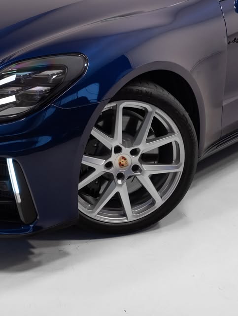 PORSCHE PANAMERA 4 E-HYBRID - Imagem 9