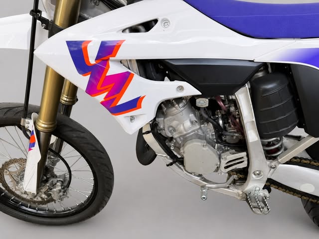 YAMAHA YZ 125 50TH SPECIAL EDITION - Imagem 5