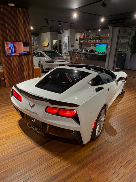 CHEVROLET CORVETTE STINGRAY C7 LT3 - Imagem 4