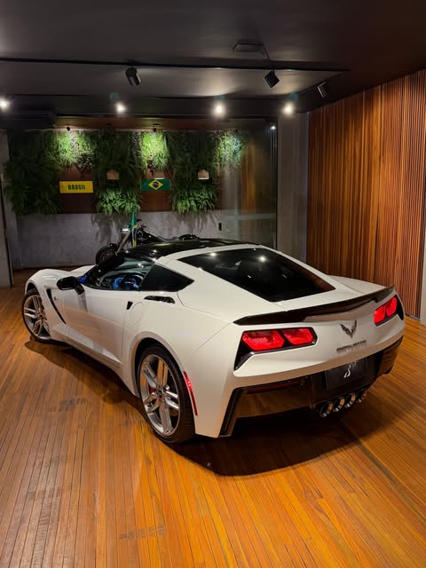 CHEVROLET CORVETTE STINGRAY C7 LT3 - Imagem 8