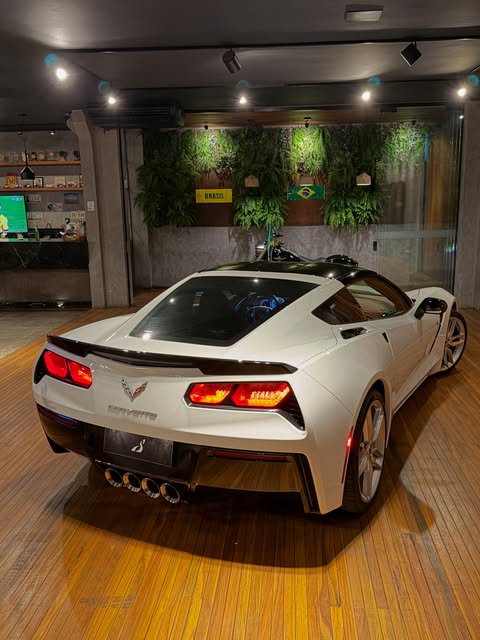 CHEVROLET CORVETTE STINGRAY C7 LT3 - Imagem 9