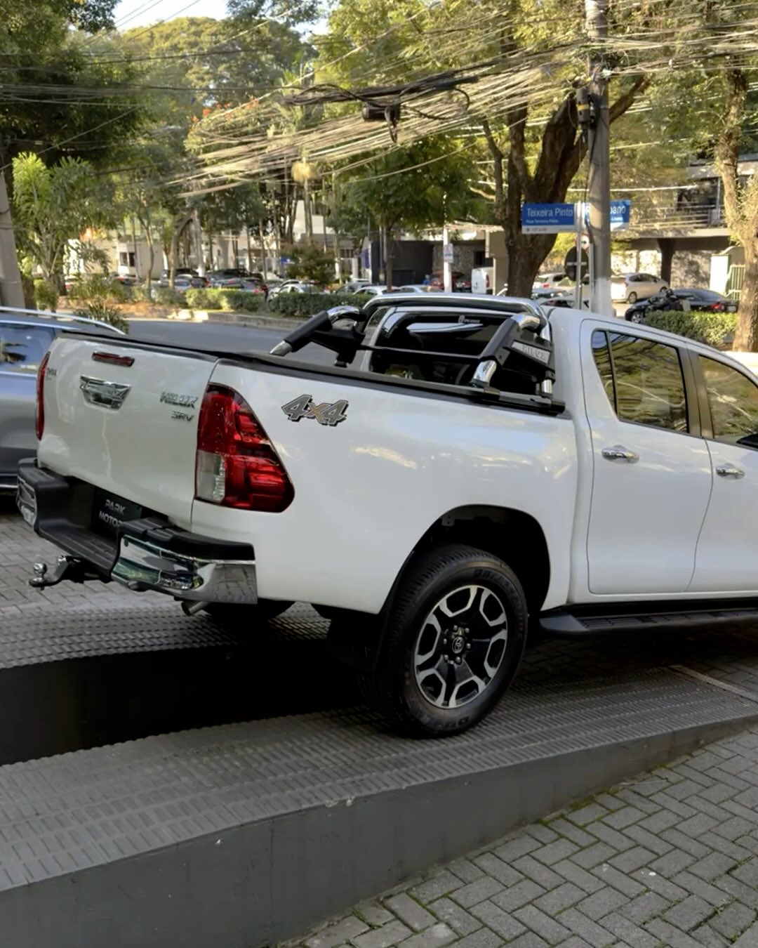 TOYOTA HILUX SRV - Imagem 5