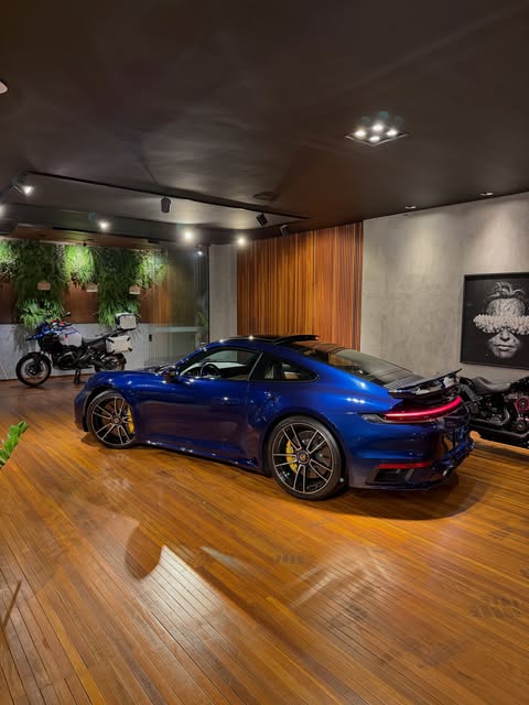 PORSCHE 911 TURBO S - Imagem 3