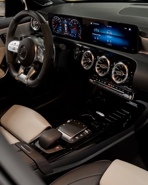 MERCEDES-BENZ CLA 45 S - Imagem 10