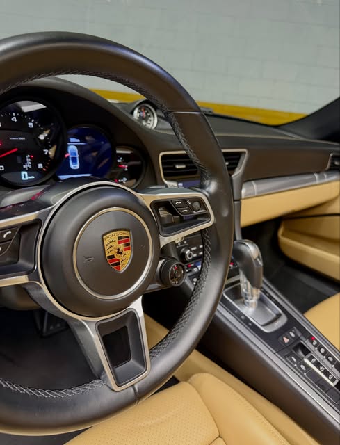 PORSCHE 911 CARRERA CABRIOLET - Imagem 10