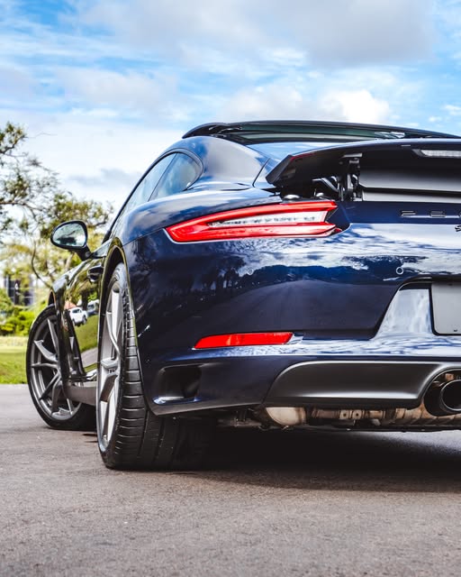 PORSCHE 911 CARRERA 991.2 - Imagem 7