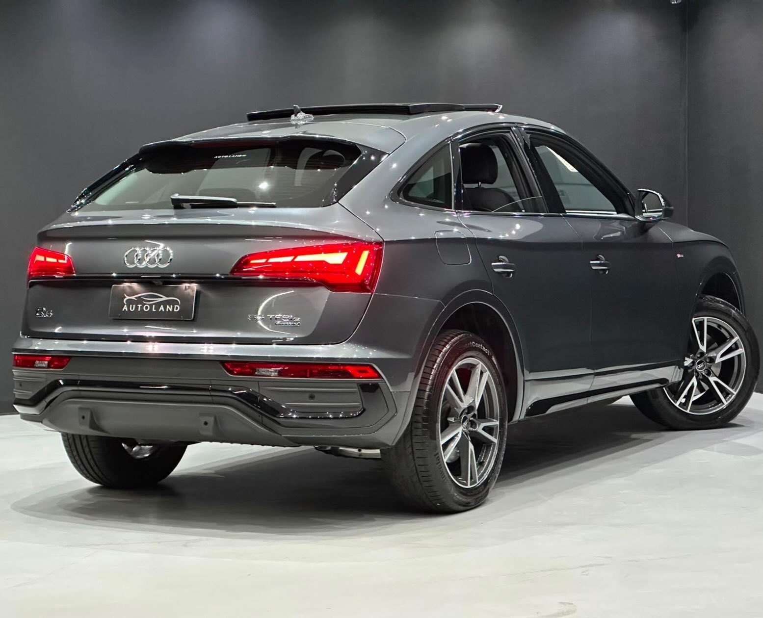 AUDI Q5 2.0 TFSIE PHEV SPORTBACK PERFORMANCE BLACK QUATTRO S TRONIC - Imagem 5