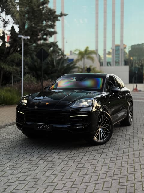 PORSCHE CAYENNE E-HYBRID COUPÉ - Imagem 1