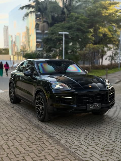 PORSCHE CAYENNE E-HYBRID COUPÉ - Imagem 3